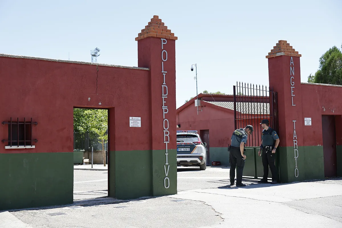 Muere un niño de 11 años apuñalado en un campo de fútbol de Mocejón (Toledo): "Estaban jugando al fútbol cuando se les ha acercado un encapuchado"