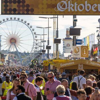 Oktoberfest: Verbraucherschützer warnen vor Abzocke mit Wiesn-Tischen