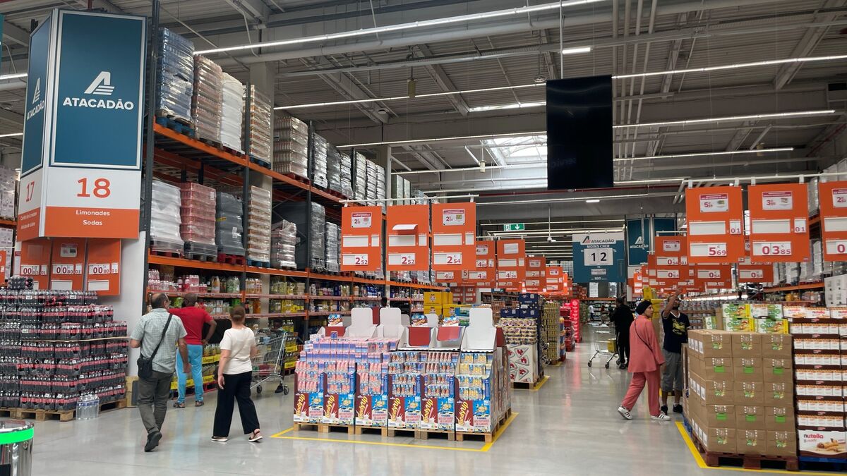 « On ne va pas se déplacer ici juste pour ça » : démarrage en douceur pour Atacadão, le discount de Carrefour