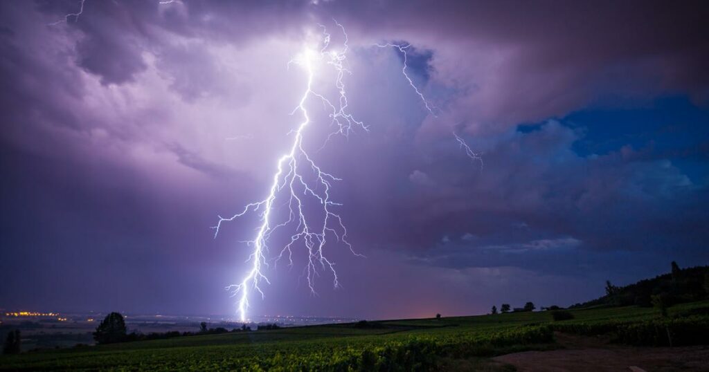 Orages : les images impressionnantes des intempéries