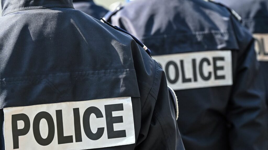 Paris : trois policiers hors service interpellés après avoir tiré en l’air avec des armes de poing