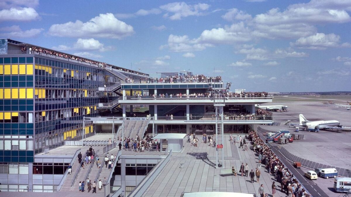 Patrimoine : Orly, aéroport à succès des sixties raconté dans un livre