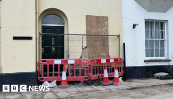 Pedestrians and driver dead after seaside town crash