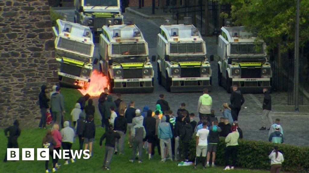 Police officers injured during trouble in Londonderry