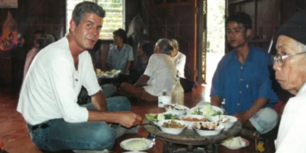 Por qué deberías conocer a Anthony Bourdain si eres un foodie: una película recordará su polémica vida y su obra