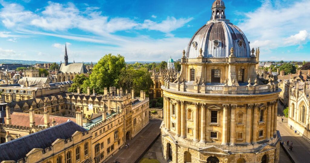 Pourquoi les universités anglaises attirent toujours autant les étudiants français malgré le Brexit et la hausse des frais d'inscriptions