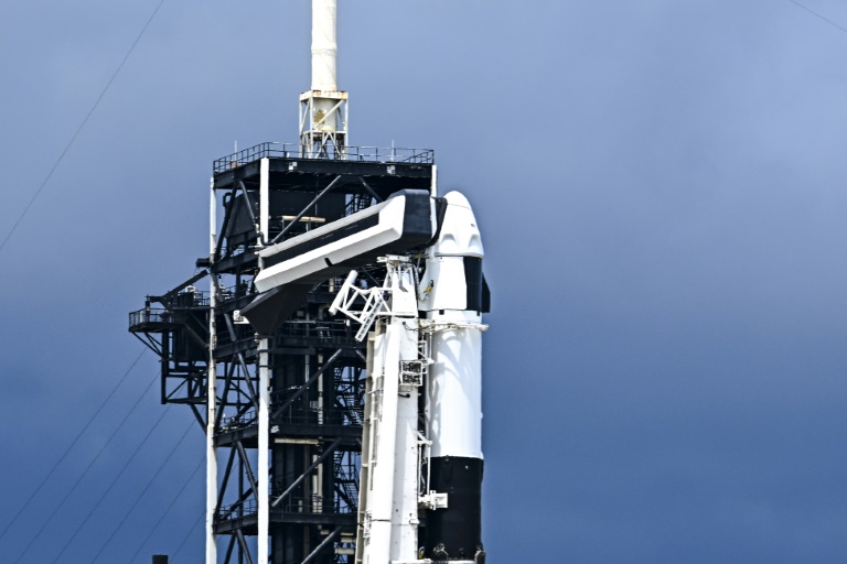 Première sortie extravéhiculaire privée: SpaceX reporte la mission à cause d'une fuite d'hélium