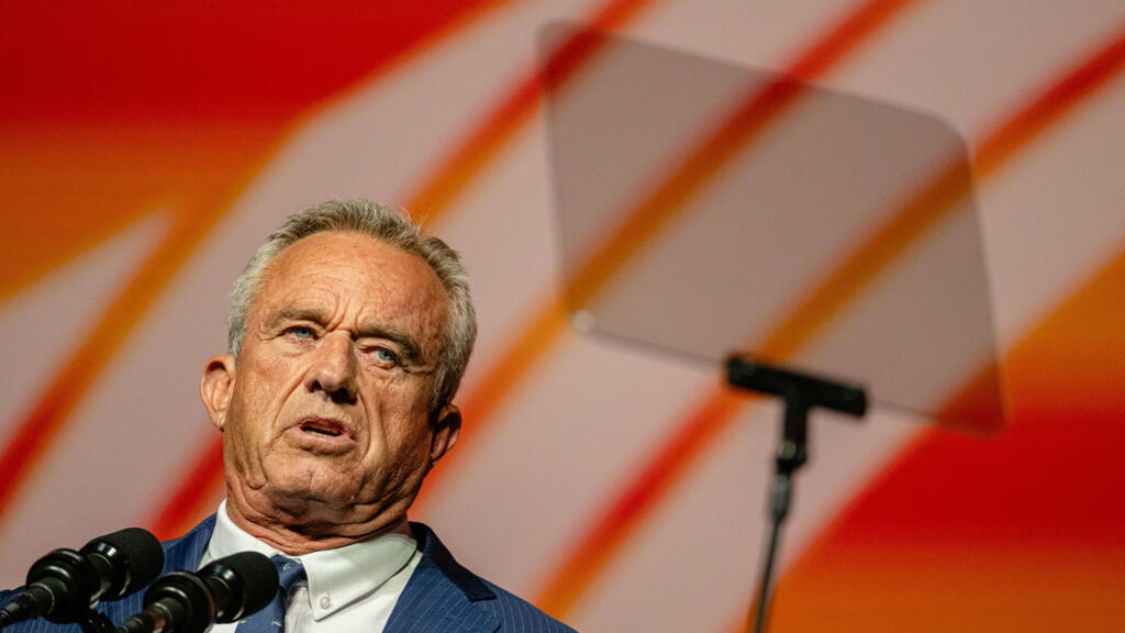 Présidentielle américaine : Robert F. Kennedy Jr "suspend" sa candidature et soutient Trump