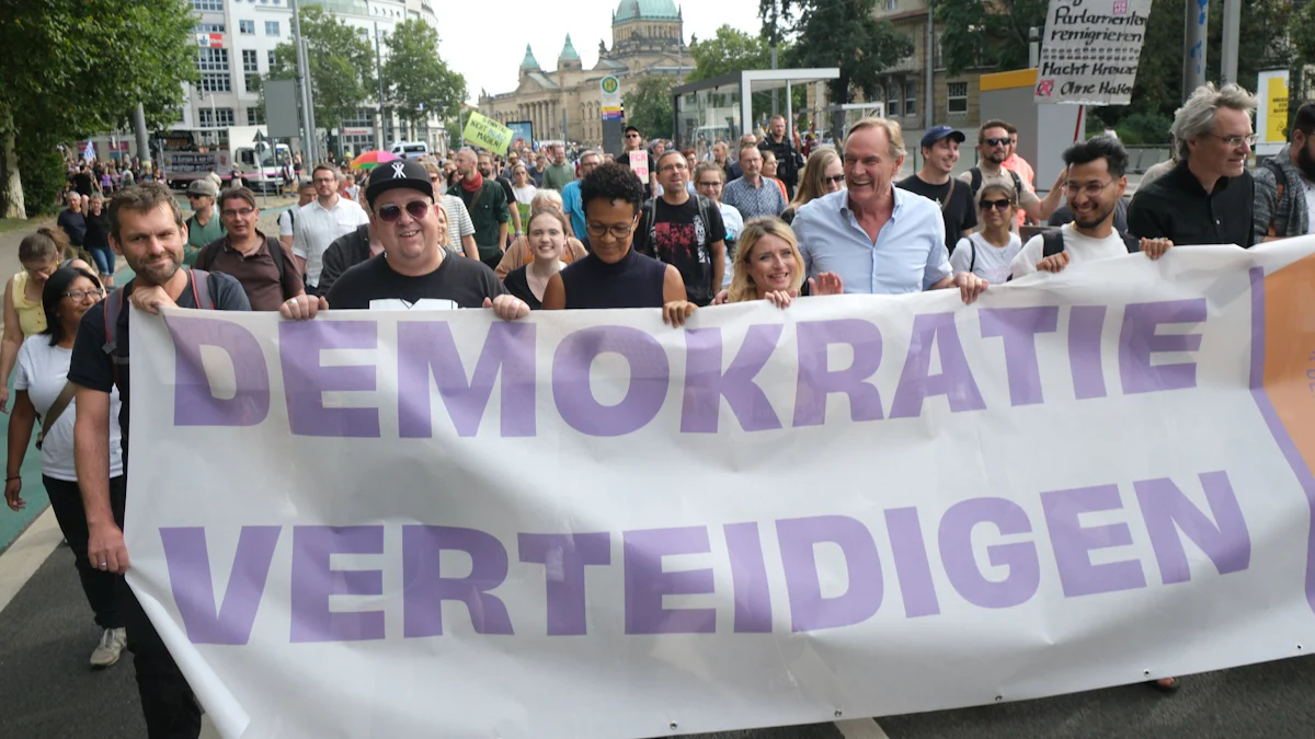 Rechtsextremismus: Demonstrationen in Sachsen und Thüringen