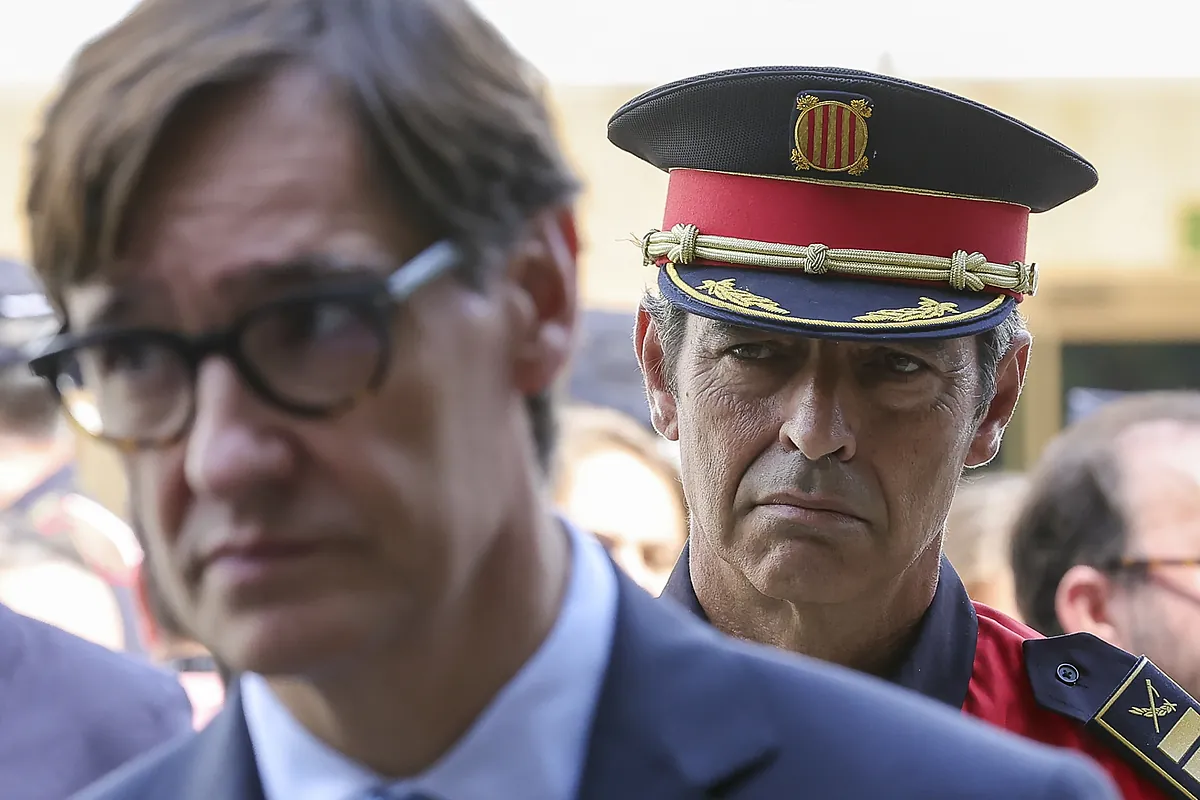 Salvador Illa confirma la entrega de los Mossos al mayor Trapero: el jefe apartado por el 1-O toma el poder tras el 'shock' de la fuga de Carles Puigdemont