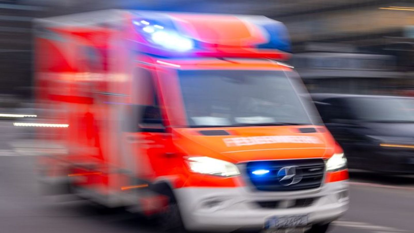 Bei einem Arbeitsunfall in Offenburg hatte ein 50 -Jähriger Schutzengel. Foto-Illustration Foto: Monika Skolimowska/dpa