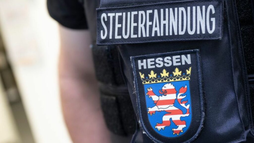 Der Einsatz von Steuerfahndern in Hessen macht sich bezahlt: 2023 haben sie für fast 200 Millionen Euro Mehreinnahmen gesorgt. (