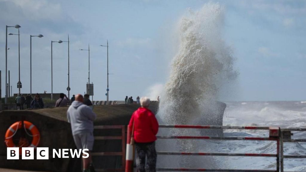 Storm Lilian dampens bank holiday weekend