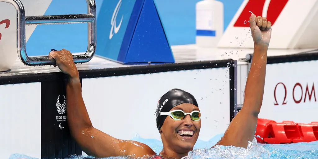 Teresa Perales renace en París e iguala las 28 medallas de Michael Phelps