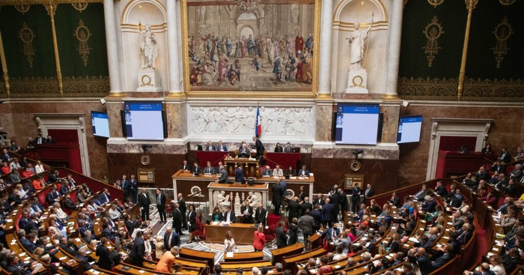 «Tout le monde est dans le flou» : face au blocage politique, le grand désarroi des députés