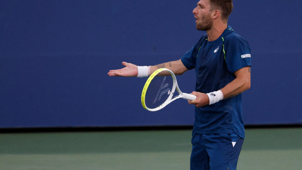 « Tu me pousses à péter un plomb » : Moutet craque contre l’arbitre et est éliminé au premier tour de l’US Open