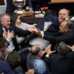 Turquie : au moins deux députés blessés dans une bagarre au Parlement