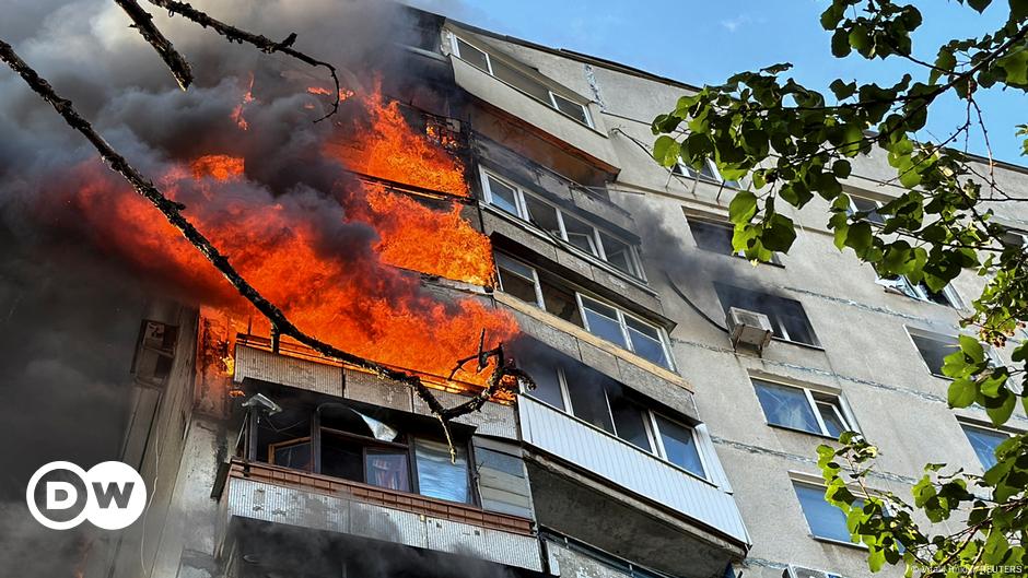 Ukraine updates: Russian strikes on Kharkiv kill 6