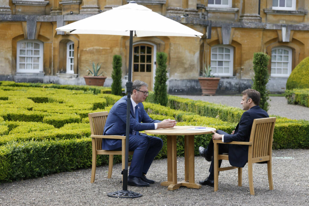 Visite sensible d’Emmanuel Macron en Serbie