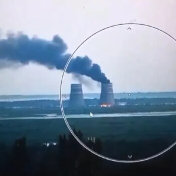 Zelenski acusa a Rusia de provocar un incendio en la central nuclear de Zaporiyia, controlada por Moscú