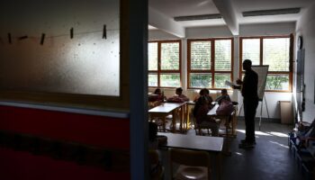 Plus de 3.000 postes n'ont pas été pourvus cette année aux concours enseignants du public et du privé, selon des chiffres publiés lundi par le ministère de l'Education