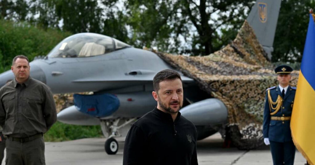 En Ukraine, la perte d’un F-16 se transforme en affaire d’État