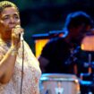 Cesaria Evora en 2003 : « « Les gens de São Vicente savent que je suis l’une d’entre eux et que pour moi tout le monde se vaut »