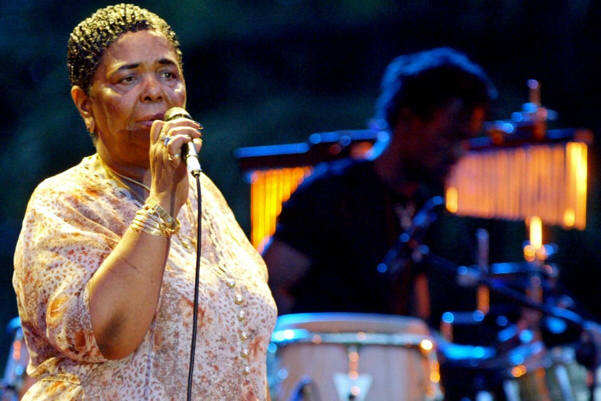 Cesaria Evora en 2003 : « « Les gens de São Vicente savent que je suis l’une d’entre eux et que pour moi tout le monde se vaut »