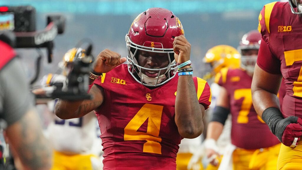 No. 23 USC scores touchdown in final seconds to take down No. 13 LSU