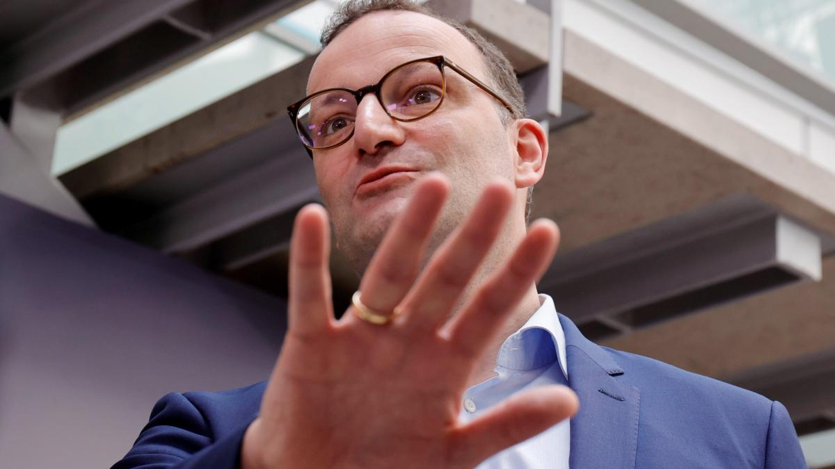 „Wir können nicht zu irgendeinem Pseudokompromiss die Hand reichen“, warnt Spahn die Ampel