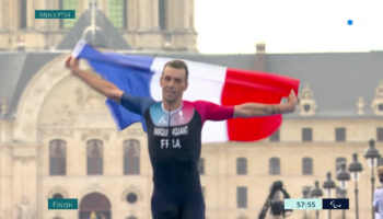 Alexis Hanquinquant médaillé d’or en triathlon, moisson de médailles pour l’équipe de France