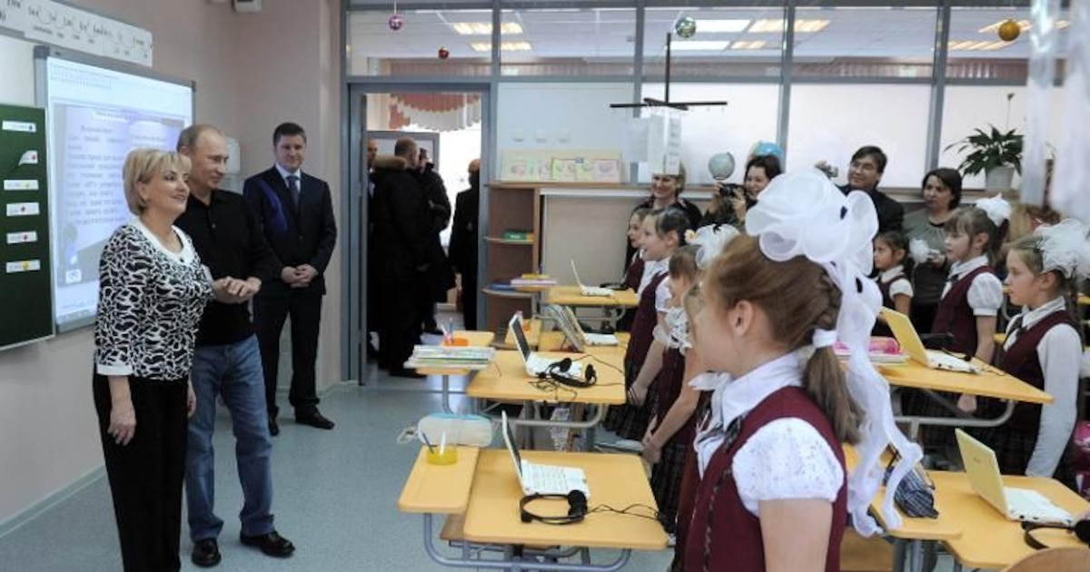 La Russie va fermer cette année plus de 700 écoles à cause des problèmes démographiques, a annoncé mercredi le chef des services sanitaires russes Guennadi Onichtchenko.