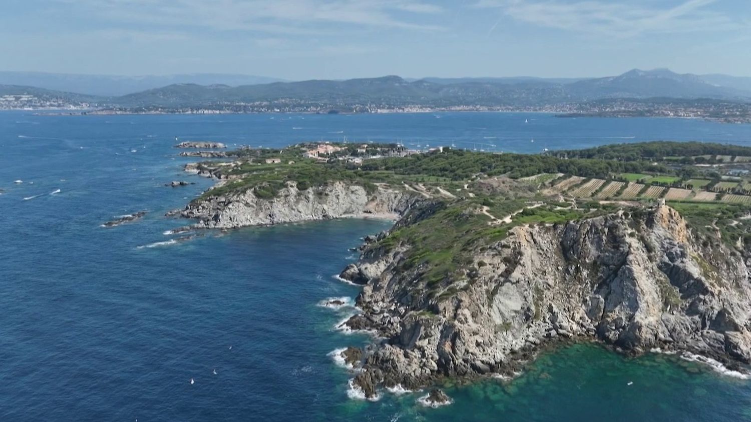 Tourisme : l'île des Embiez suscite la curiosité des vacanciers