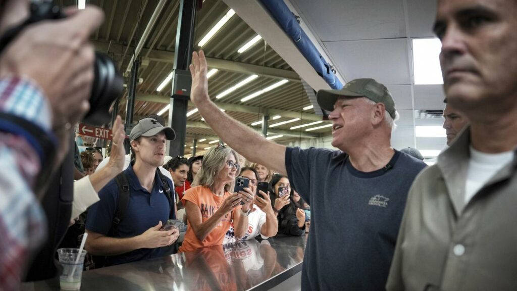 US-Wahlkampf: Unfall in Autokolonne von US-Vizekandidat Tim Walz