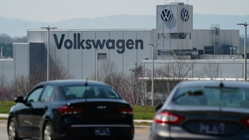 Autoindustrie: Volkswagen droht mit Werksschließungen in Deutschland