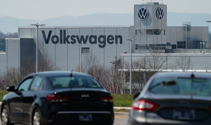 Autoindustrie: Volkswagen droht mit Werksschließungen in Deutschland