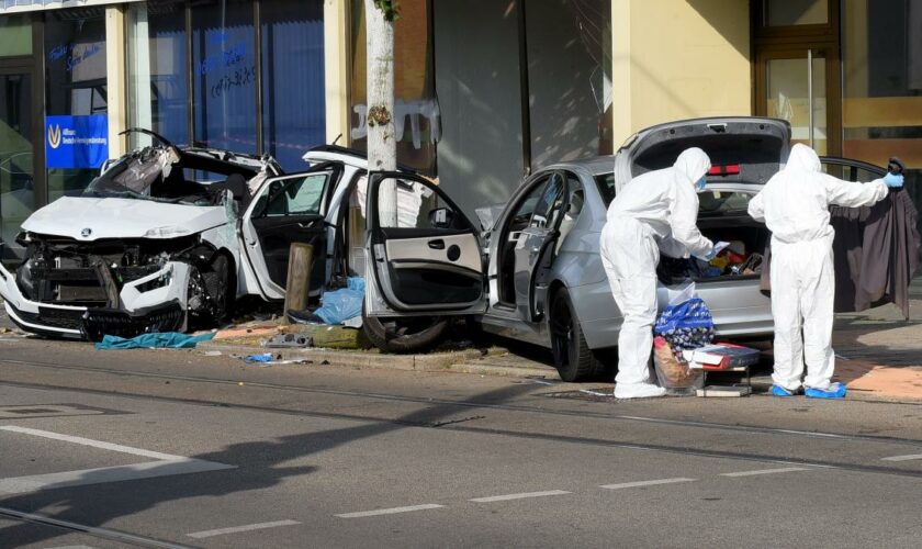 Terrorverdacht in Darmstadt – BMW-Fahrer überfährt rote Ampeln und rast auf Bürgersteig