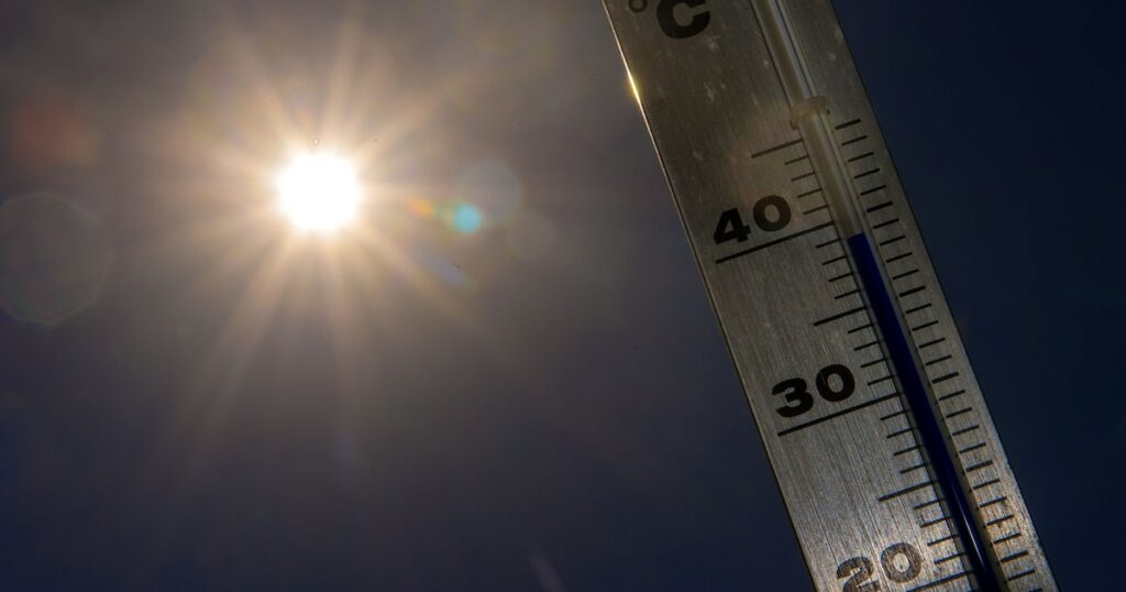 C’est une première en France. Ce vendredi, les Bouches-du-Rhône, le Gard, l'Hérault et le Vaucluse sont en alerte rouge canicule.