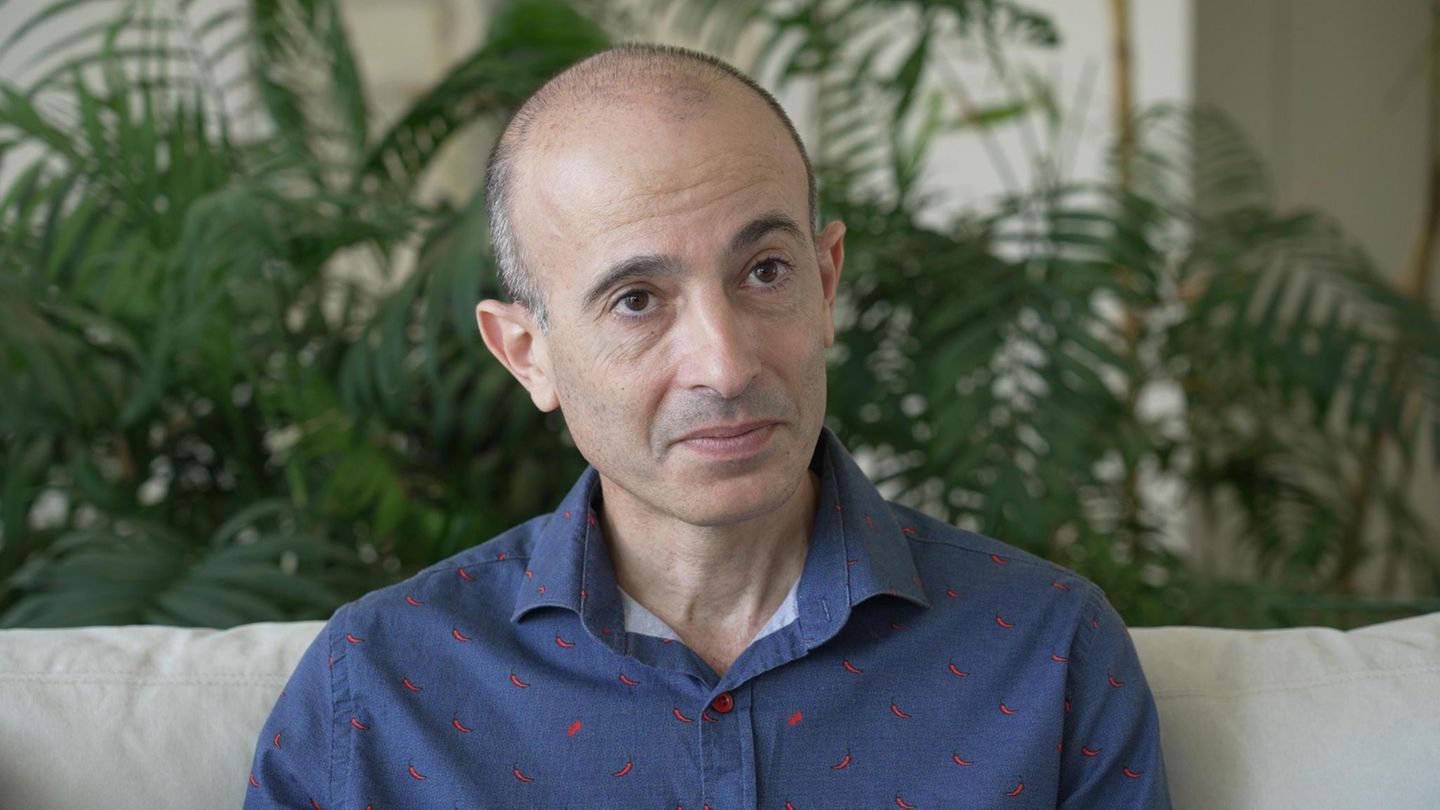 Yuval Noah Harari: "Wir sollten Daten nicht einfach in uns hineinfressen"