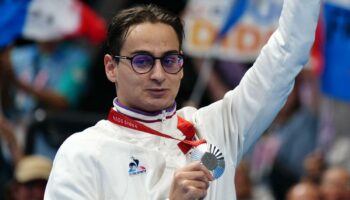 Ugo Didier, Alex Portal et Laurent Chardard sur le podium en natation, « applaudissements » silencieux à Versailles, les tablettes magnétiques très pratiques