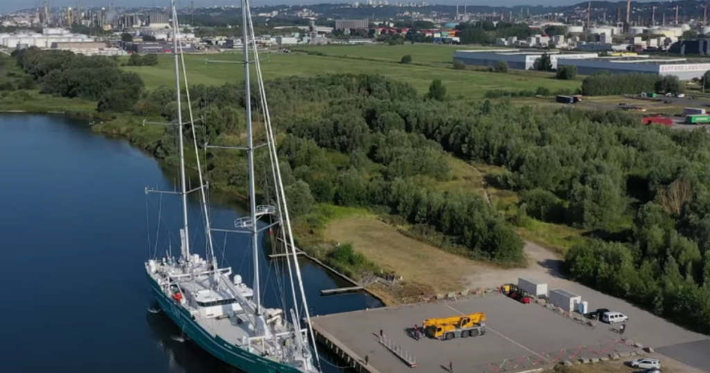 Le plus grand cargo à voile du monde achève son premier voyage transatlantique