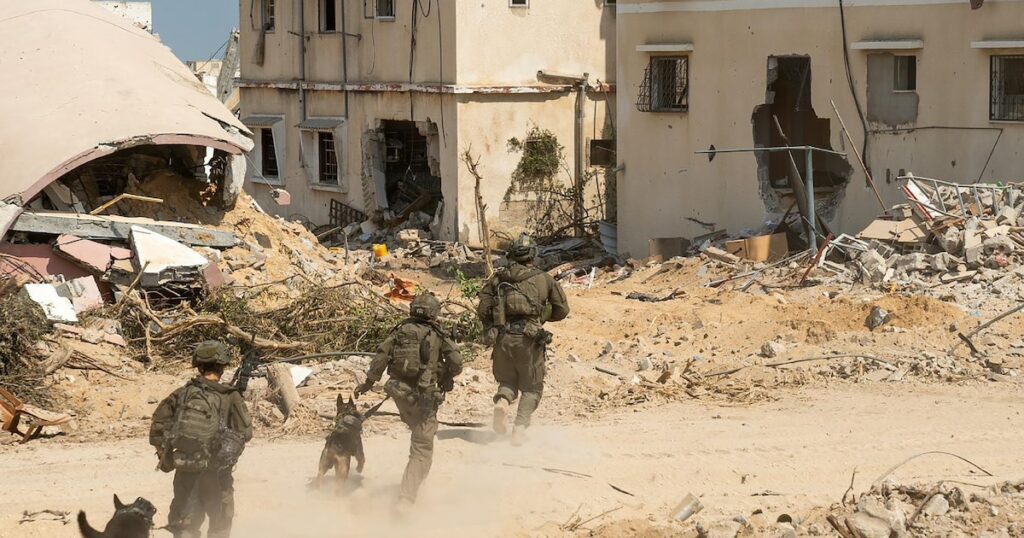 Une photo fournie par l'armée israélienne le 30 août 2024, montre selon elle des soldats opérant dans la bande de Gaza