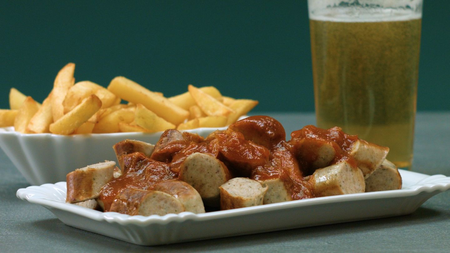 Deutscher Klassiker: Original-Rezept aus Berlin: Diese Currywurst-Soße schlägt alles