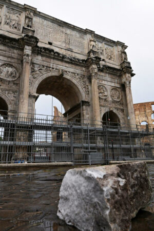 À Rome, l’Arc de Constantin perd des morceaux après avoir été frappé par la foudre