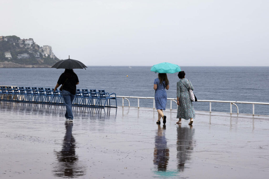 Orages et inondations : 12 départements placés en vigilance orange dans le sud-est et le centre de la France