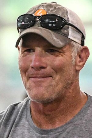 NFL legend Brett Favre takes 'simple' stance on voters in US elections