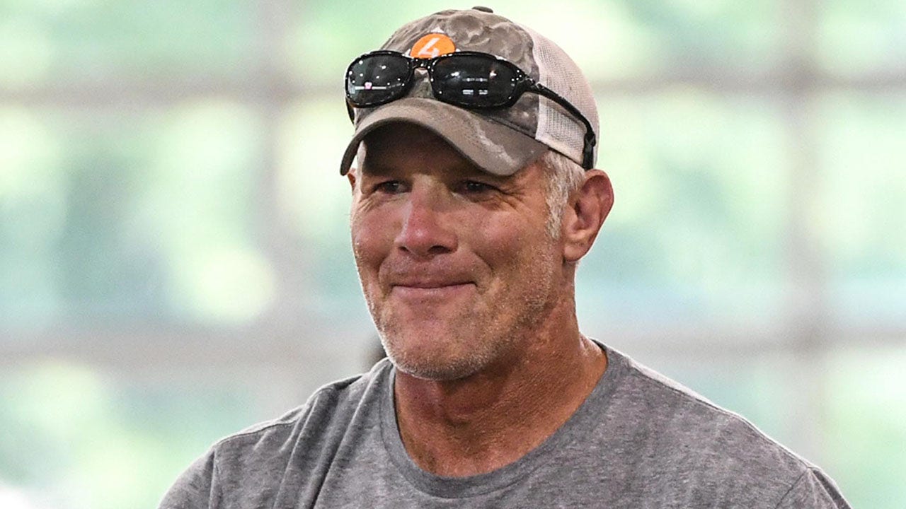 NFL legend Brett Favre takes 'simple' stance on voters in US elections