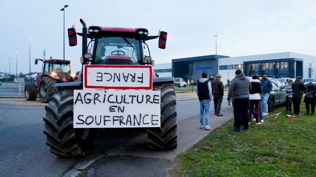 Normes, usage des pesticides, nouvelles installations : ce que les syndicats agricoles attendent de Michel Barnier à Matignon