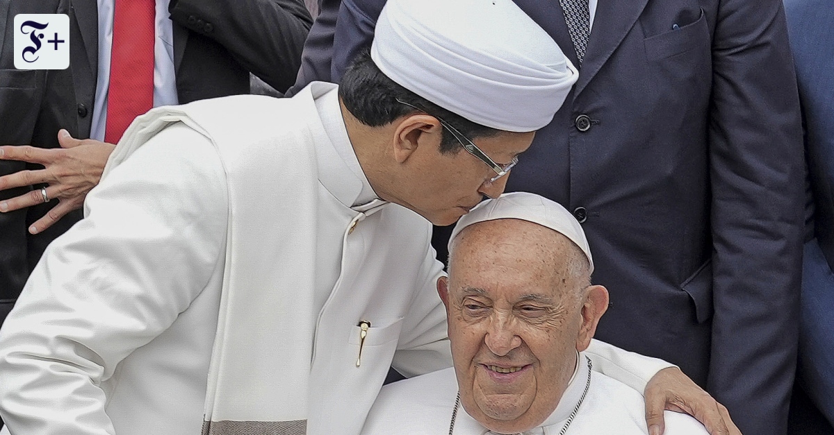 Franziskus in Indonesien: Ein Kuss für den Papst ist nicht alles