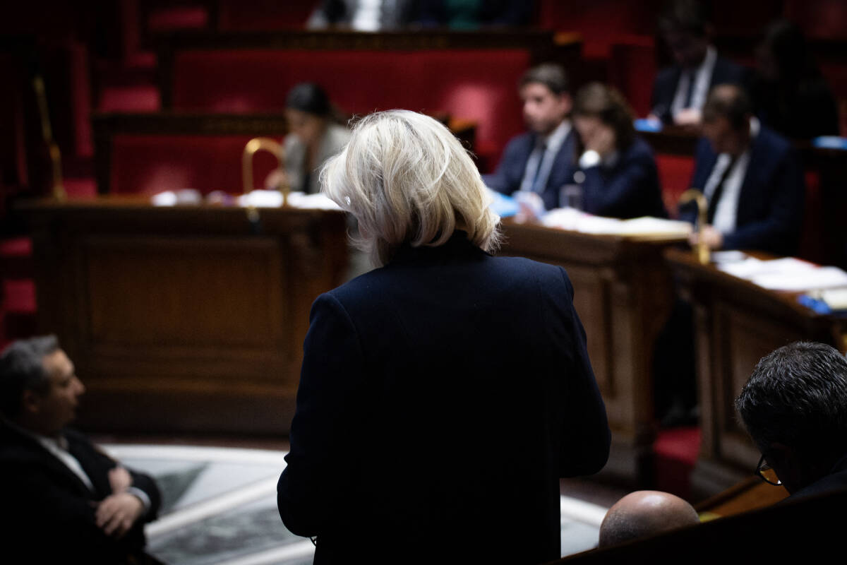 Michel Barnier à Matignon : Marine Le Pen desserre un peu son étau